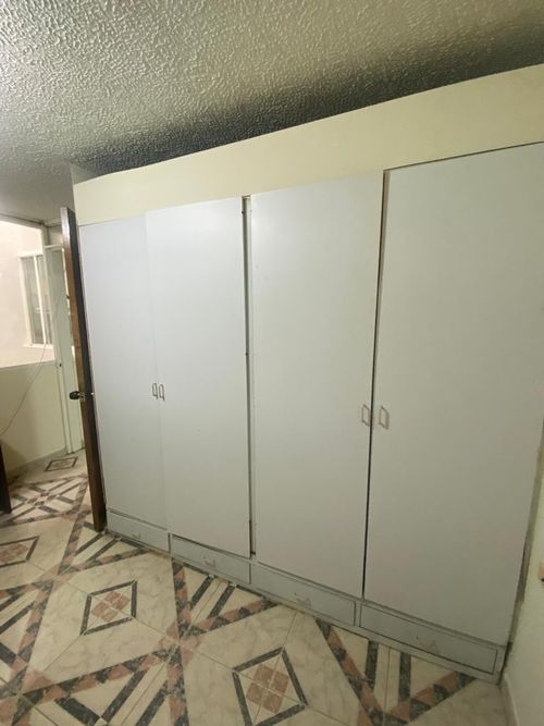 Casa de 8 alcobas en venta en La Perla, Bogotá, 216 m² · foto 17 de 24
