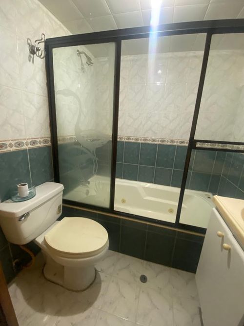 Casa de 8 alcobas en venta en La Perla, Bogotá, 216 m² · foto 18 de 24