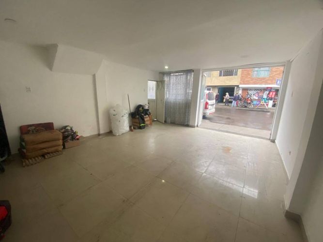 Casa de 7 alcobas en venta en Patio Bonito Ii, Bogotá, 210 m² · foto 4 de 24
