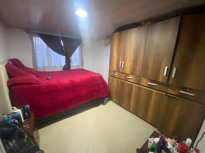 Casa de 7 alcobas en venta en Patio Bonito Ii, Bogotá, 210 m² · foto 6 de 24
