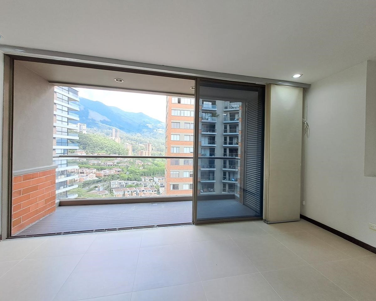 Apartamento en venta en El Poblado, Medellín · foto 3 de 15