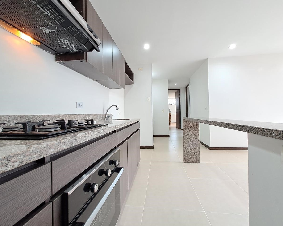 Apartamento en venta en El Poblado, Medellín · foto 5 de 15