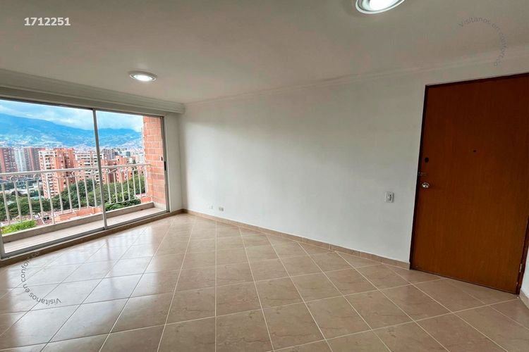 Apartamento de 3 alcobas en arriendo en Castropol, Medellín, 87 m² · foto 4 de 24