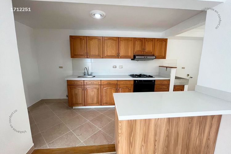 Apartamento de 3 alcobas en arriendo en Castropol, Medellín, 87 m² · foto 5 de 24