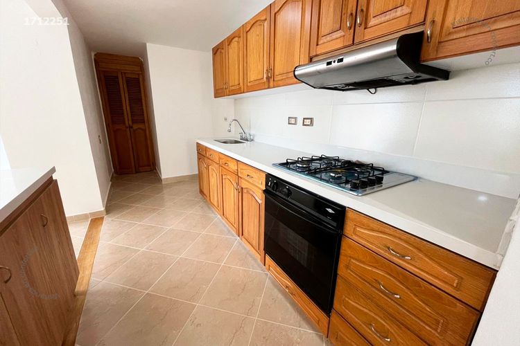 Apartamento de 3 alcobas en arriendo en Castropol, Medellín, 87 m² · foto 7 de 24