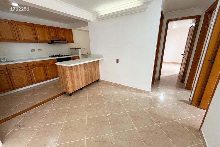 Apartamento de 3 alcobas en arriendo en Castropol, Medellín, 87 m² · foto 8 de 24