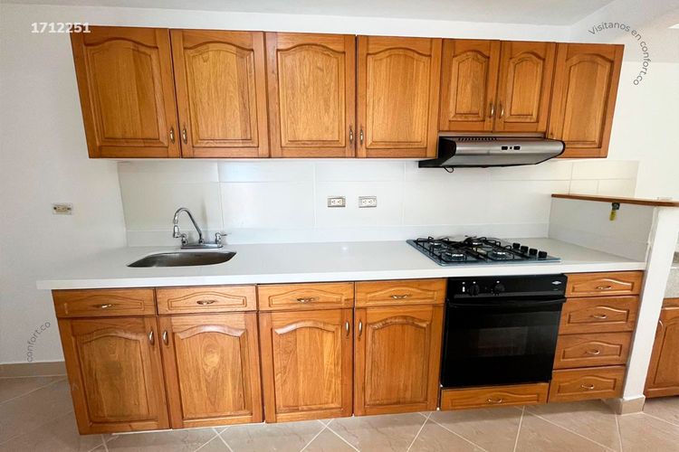 Apartamento de 3 alcobas en arriendo en Castropol, Medellín, 87 m² · foto 9 de 24
