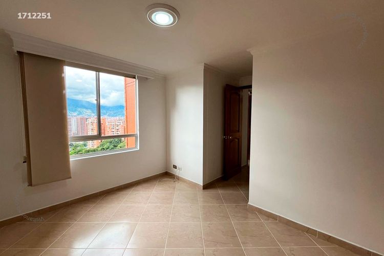 Apartamento de 3 alcobas en arriendo en Castropol, Medellín, 87 m² · foto 17 de 24