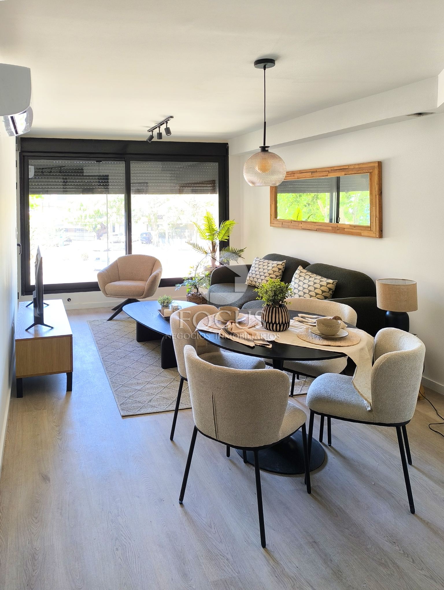 Venta Apartamento 2 Dormitorios con Terraza al Frente y Garaje Doble en La Blanqueada