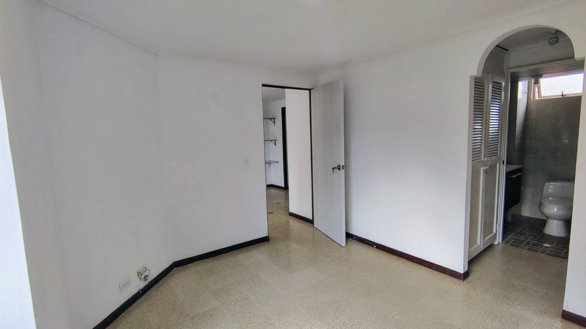 Apartamento en venta en Rodeo Alto, Medellín · foto 15 de 24