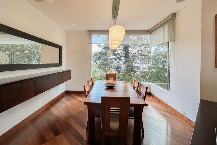 Apartamento de 3 alcobas en venta en Los Naranjos, Bogotá, 275 m² · foto 3 de 24