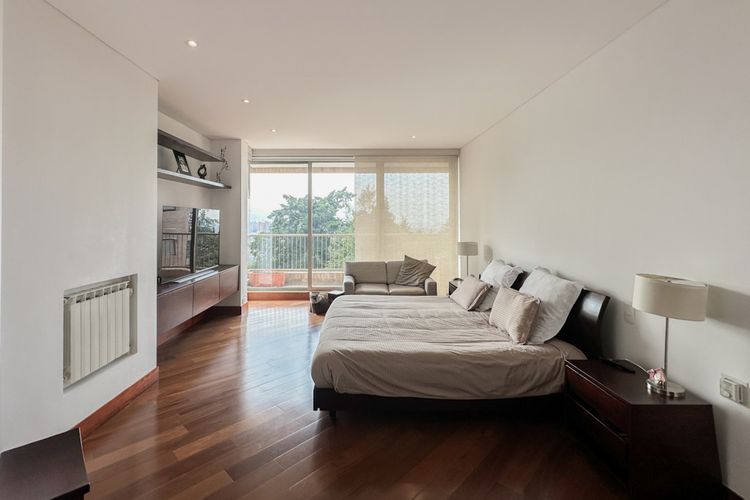 Apartamento de 3 alcobas en venta en Los Naranjos, Bogotá, 275 m² · foto 9 de 24