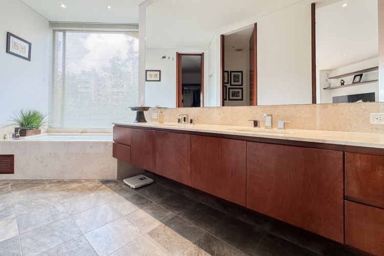 Apartamento de 3 alcobas en venta en Los Naranjos, Bogotá, 275 m² · foto 11 de 24