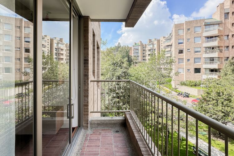 Apartamento de 3 alcobas en venta en Los Naranjos, Bogotá, 275 m² · foto 18 de 24