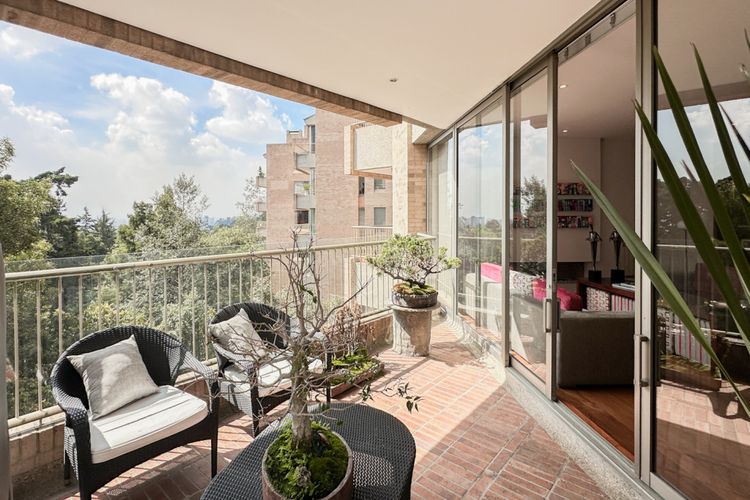 Apartamento de 3 alcobas en venta en Los Naranjos, Bogotá, 275 m² · foto 21 de 24