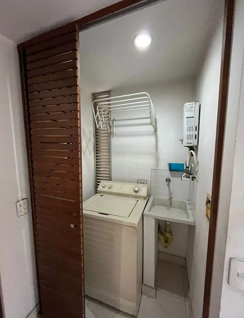 Apartamento de 1 alcoba en venta en Restrepo Naranjo, Sabaneta, 50 m² · foto 23 de 24