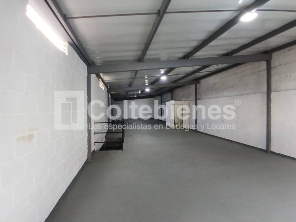 Warehouse for sale in Cristo rey, Medellín 3