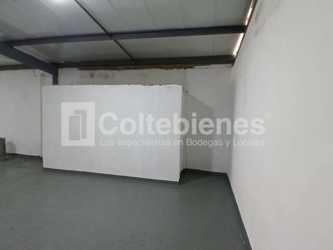 Bodega en venta en Cristo Rey, Medellín, 160 m² · foto 11 de 13