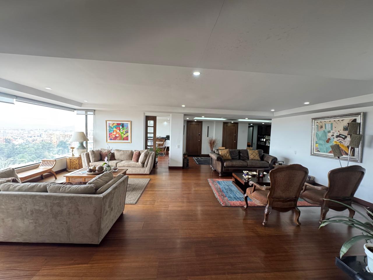 Apartamento en venta en El Refugio, Bogotá · foto 2 de 24