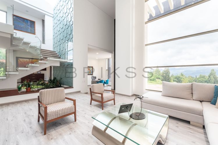 Casa de 4 alcobas en venta en Aposentos Parte Alta, Sopó, 410 m² · foto 3 de 24