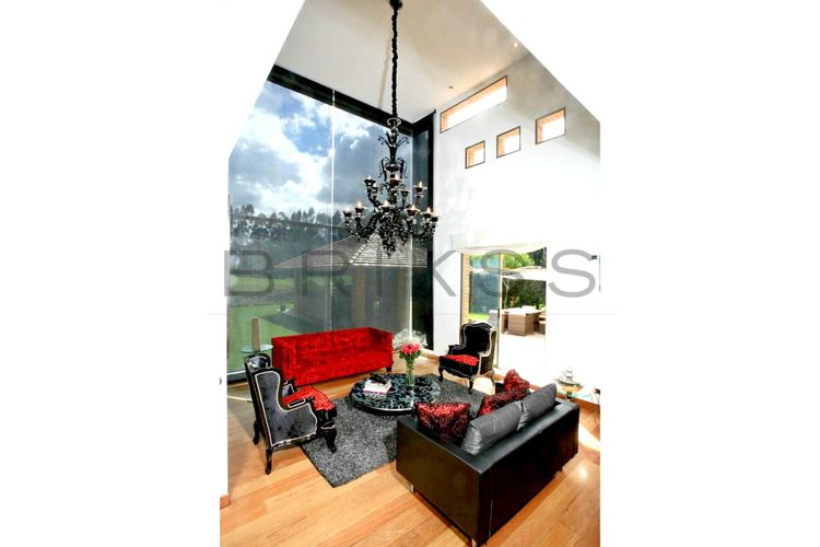 Casa de 4 alcobas en venta en Ub Los Geranios, Chía, 600 m² · foto 3 de 12