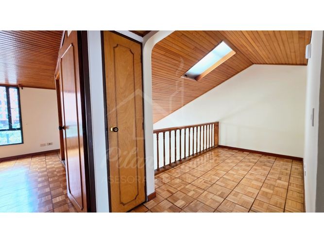 Casa de 3 alcobas en venta en Colina Campestre, Bogotá, 300 m² · foto 9 de 19