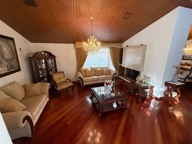 Casa de 5 alcobas en venta en La Calleja, Bogotá, 321 m² · foto 2 de 24