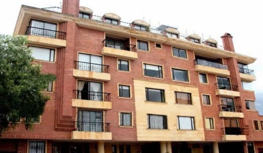 Apartamento de 20 alcobas en venta en Cedritos, Bogotá, 1835 m² · foto 1 de 17