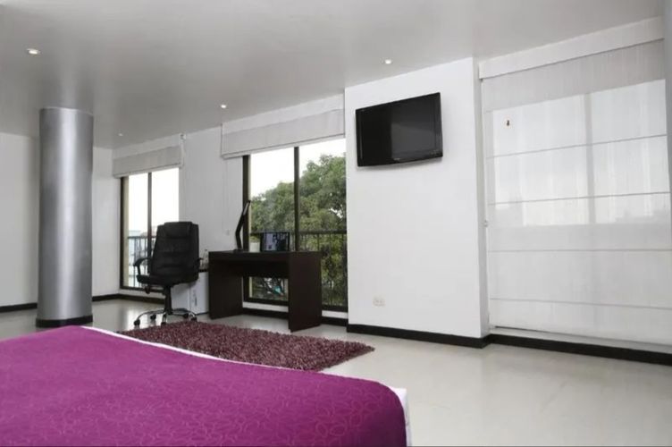 Apartamento de 20 alcobas en venta en Cedritos, Bogotá, 1835 m² · foto 6 de 17