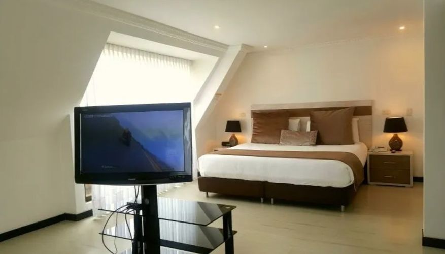 Apartamento de 20 alcobas en venta en Cedritos, Bogotá, 1835 m² · foto 8 de 17