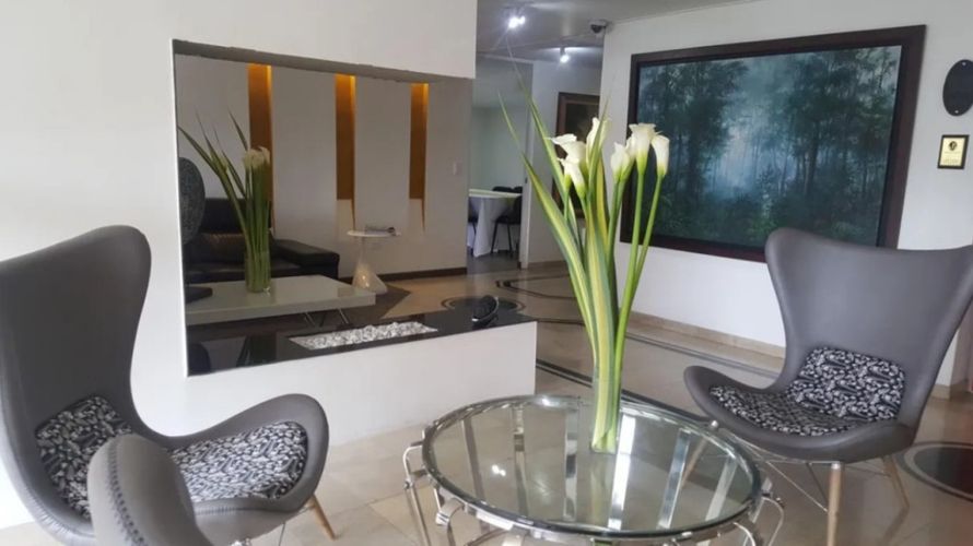 Apartamento de 20 alcobas en venta en Cedritos, Bogotá, 1835 m² · foto 14 de 17