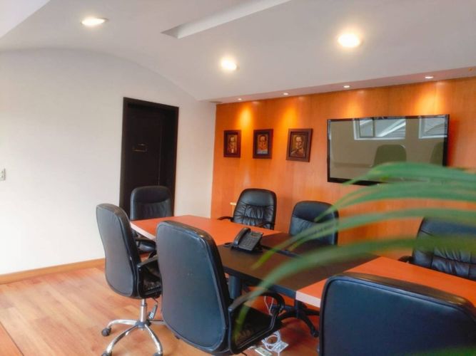 Casa de 8 alcobas en venta en San Nicolas, Bogotá, 525 m² · foto 15 de 24