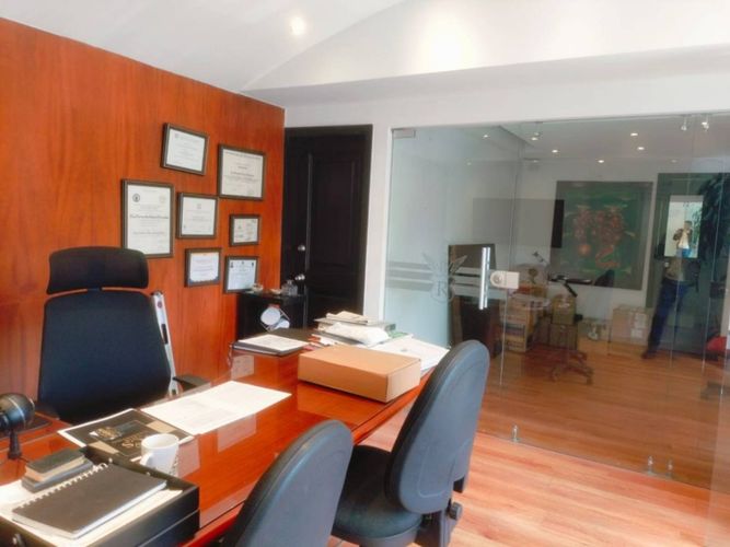 Casa de 8 alcobas en venta en San Nicolas, Bogotá, 525 m² · foto 16 de 24