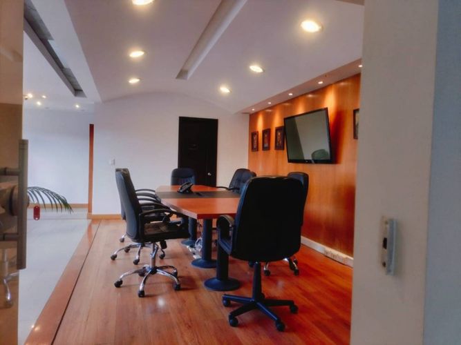 Casa de 8 alcobas en venta en San Nicolas, Bogotá, 525 m² · foto 17 de 24