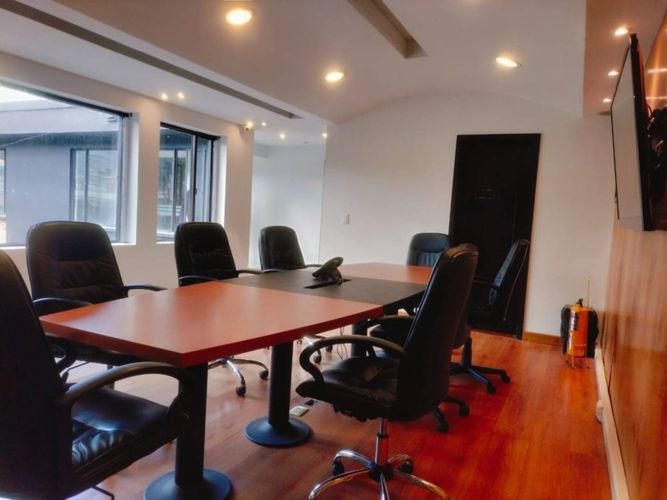 Casa de 8 alcobas en venta en San Nicolas, Bogotá, 525 m² · foto 18 de 24