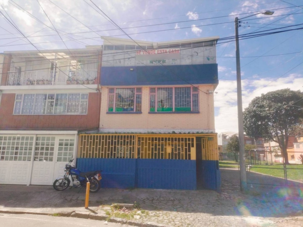 Casa en venta en Alamos, Bogotá · foto 4 de 24