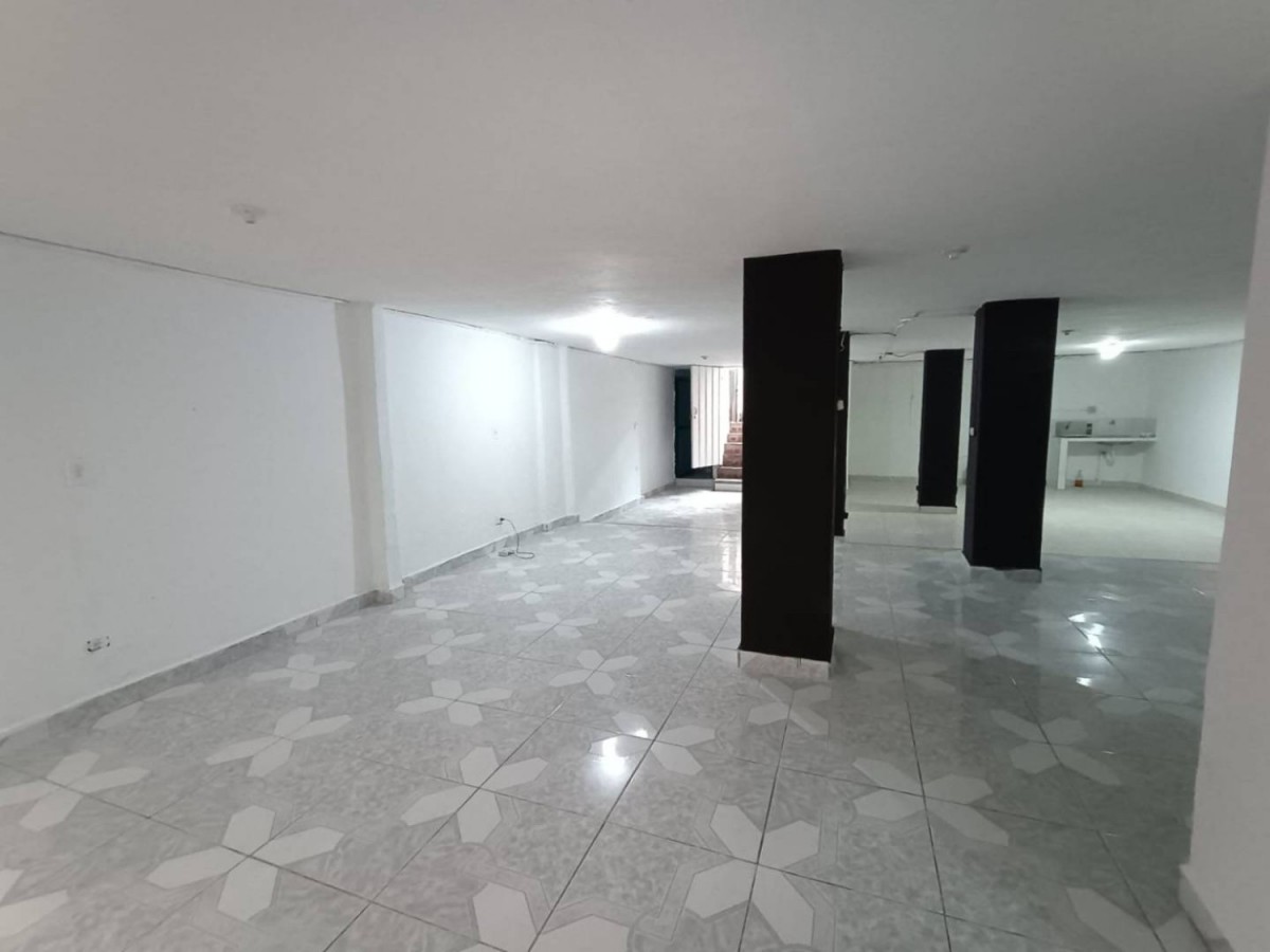 Warehouse in Calasanz (180 m²) for Sale