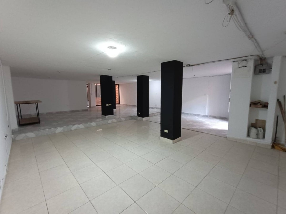 Warehouse in Calasanz (180 m²) for Sale - 2