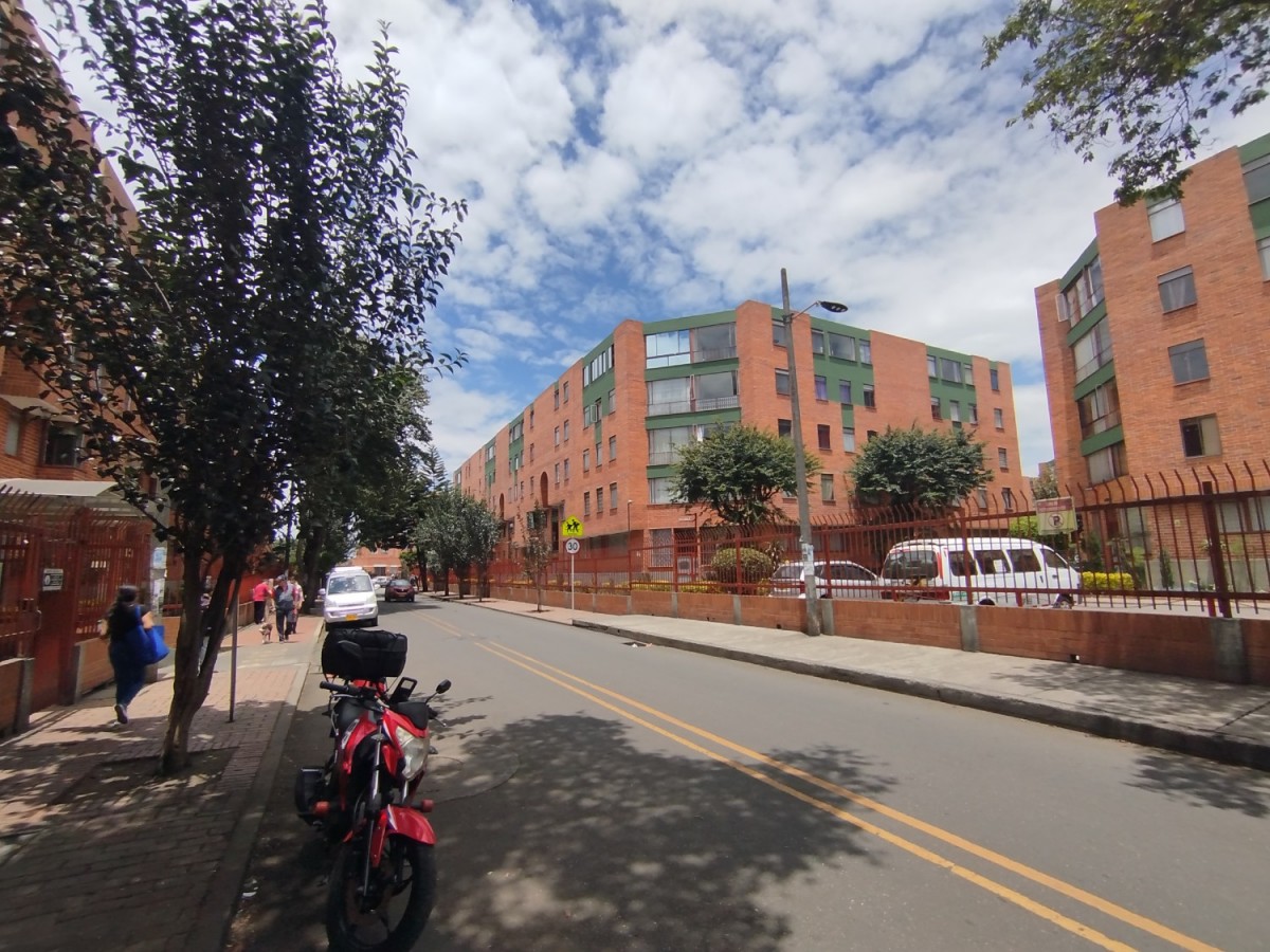 Apartamento en venta en Engativá, Bogotá · foto 2 de 14