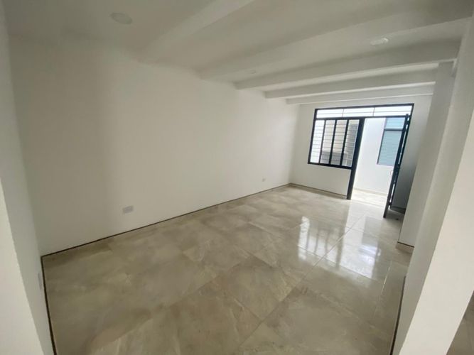 Casa de 7 alcobas en venta en Alameda, Bogotá, 210 m² · foto 3 de 24