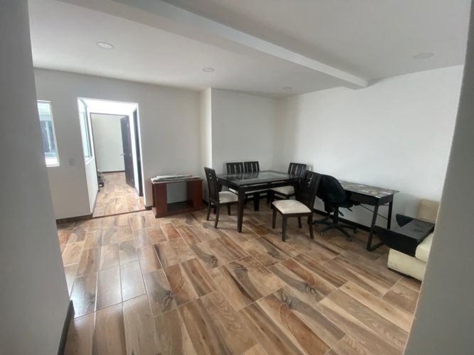 Casa de 7 alcobas en venta en Alameda, Bogotá, 210 m² · foto 4 de 24