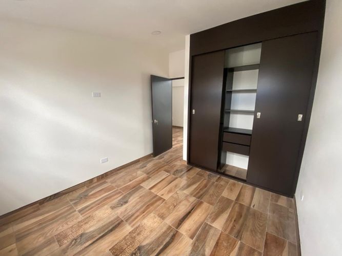 Casa de 7 alcobas en venta en Alameda, Bogotá, 210 m² · foto 12 de 24