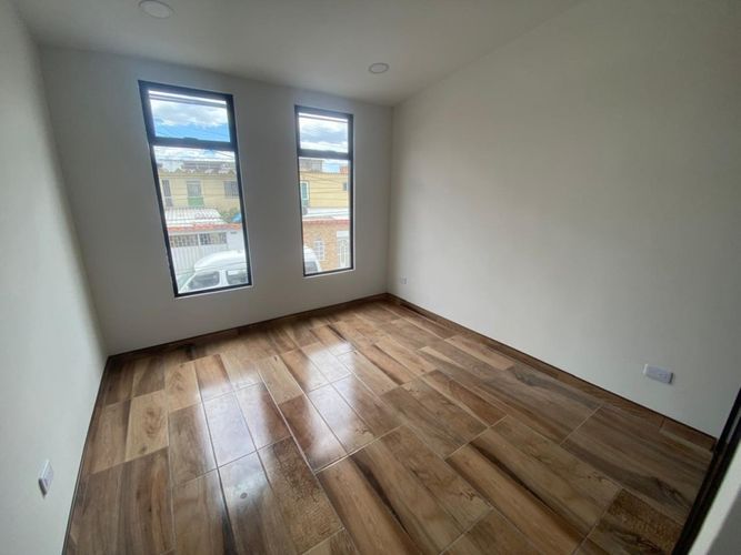 Casa de 7 alcobas en venta en Alameda, Bogotá, 210 m² · foto 14 de 24