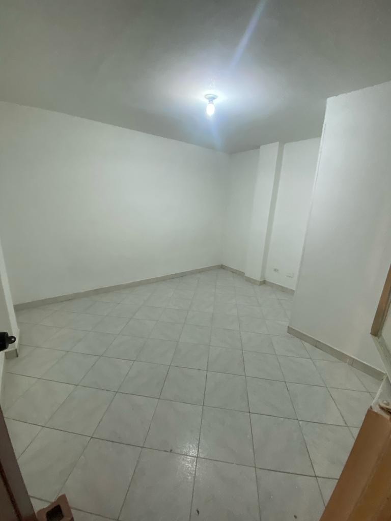 Casa en venta en Villas De Granada, Bogotá · foto 7 de 18