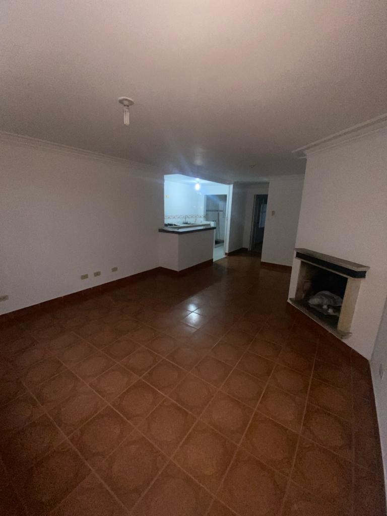 Casa en venta en Villas De Granada, Bogotá · foto 8 de 24