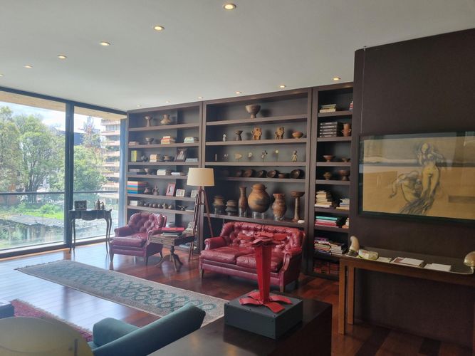 Apartamento de 3 alcobas en venta en La Cabrera, Bogotá, 315 m² · foto 2 de 24