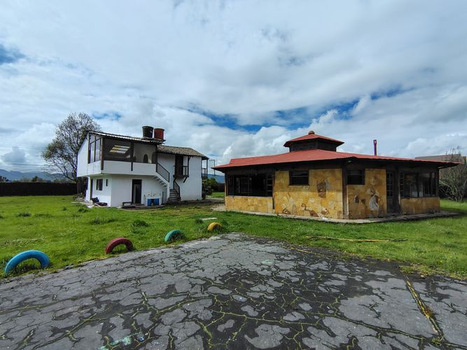 Lote en venta en Chuntame, Cajicá, 4533 m² · foto 3 de 24