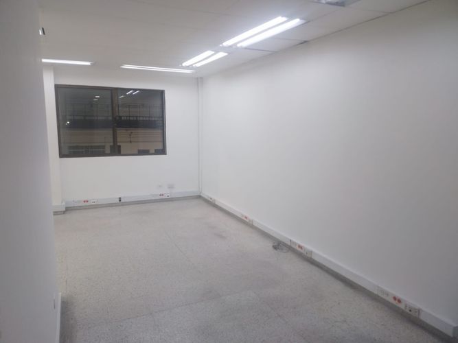 Bodega en arriendo en Las Vegas, Envigado, 1200 m² · foto 10 de 17