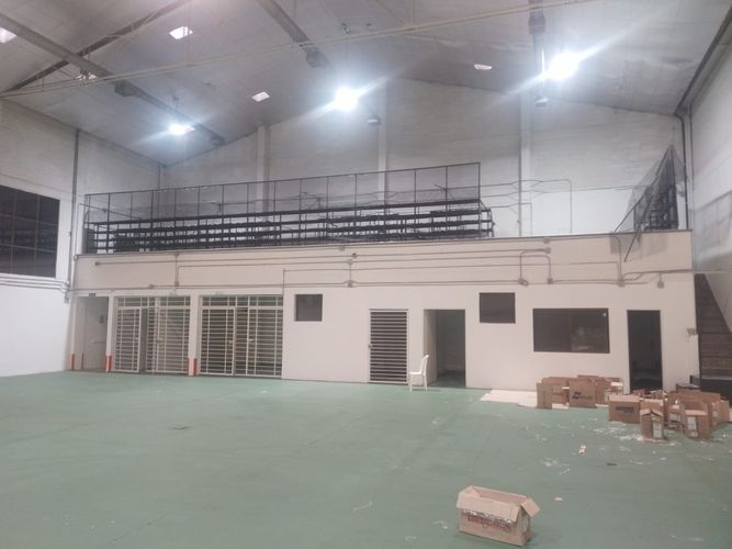 Bodega en arriendo en Las Vegas, Envigado, 1200 m² · foto 3 de 17