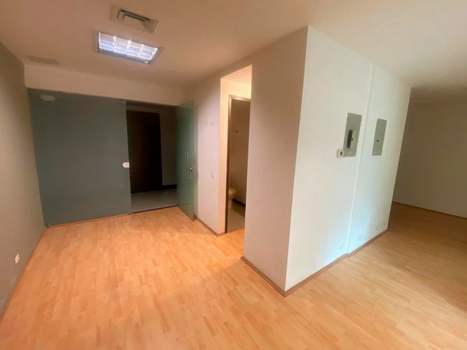 Oficina en arriendo en El Poblado, Medellín, 38 m² · foto 12 de 14